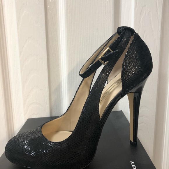 Shoes - Picture 3 of 8